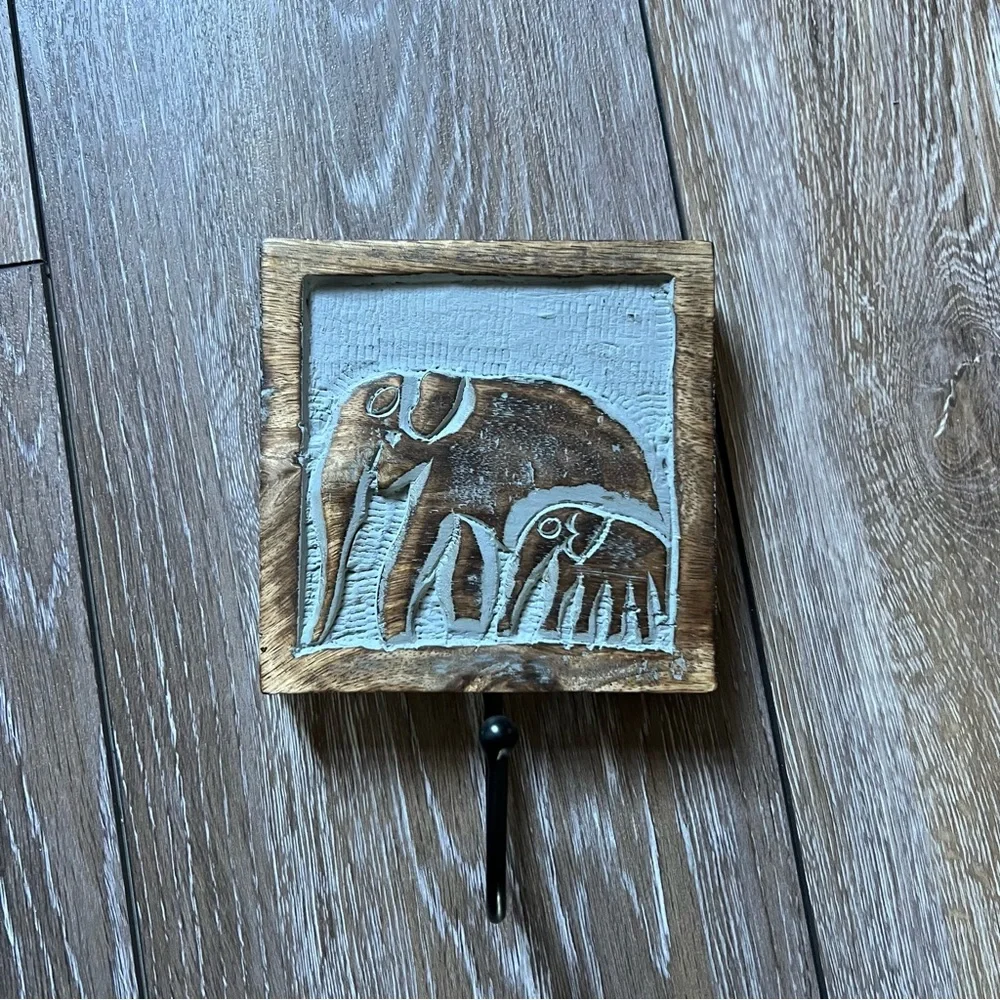Elephant wall hook