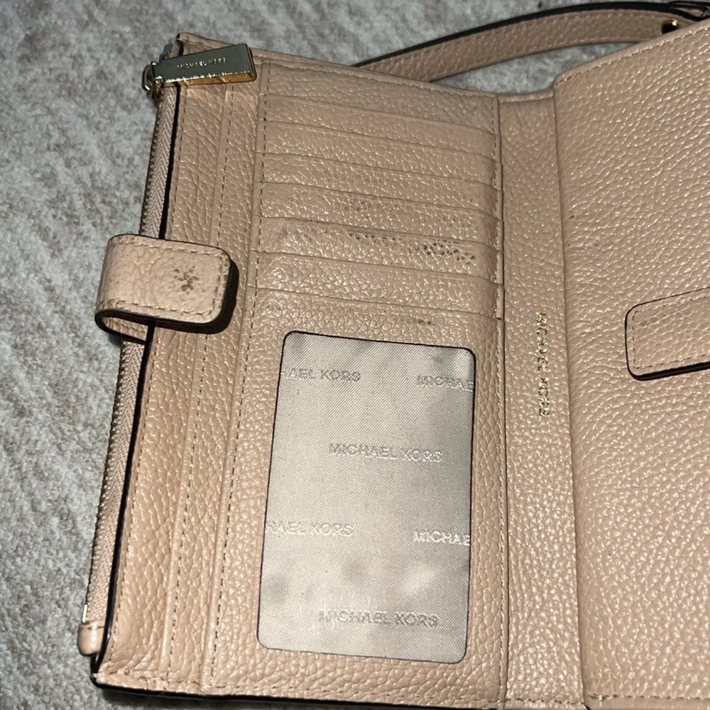 Michael Kors cream color double zip wristlet wallet