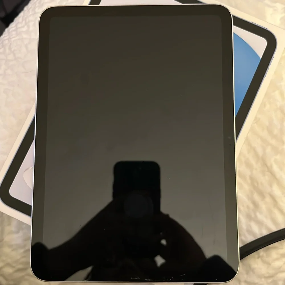 Silver iPad (gen 10)
