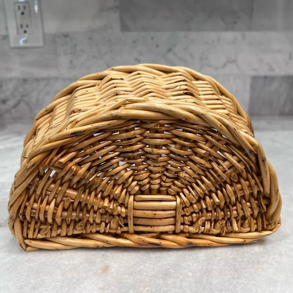 N/A wicker basket