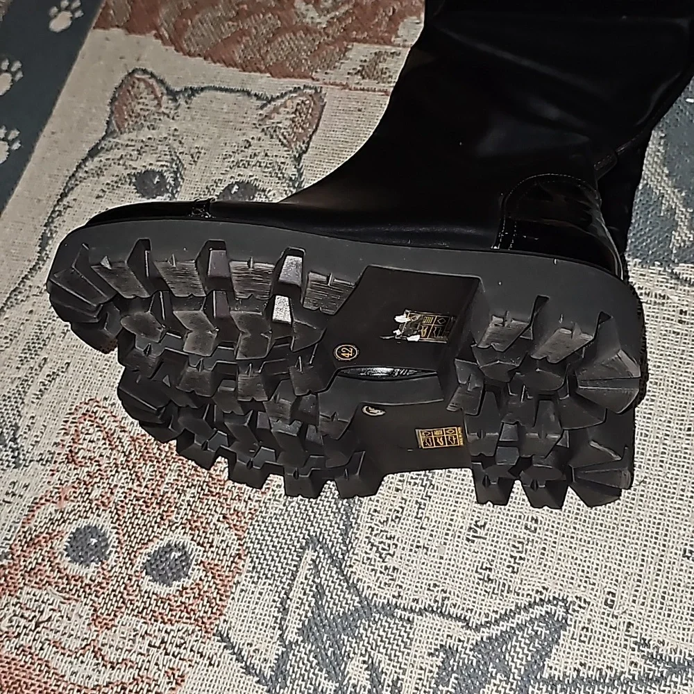 Azura excellent used