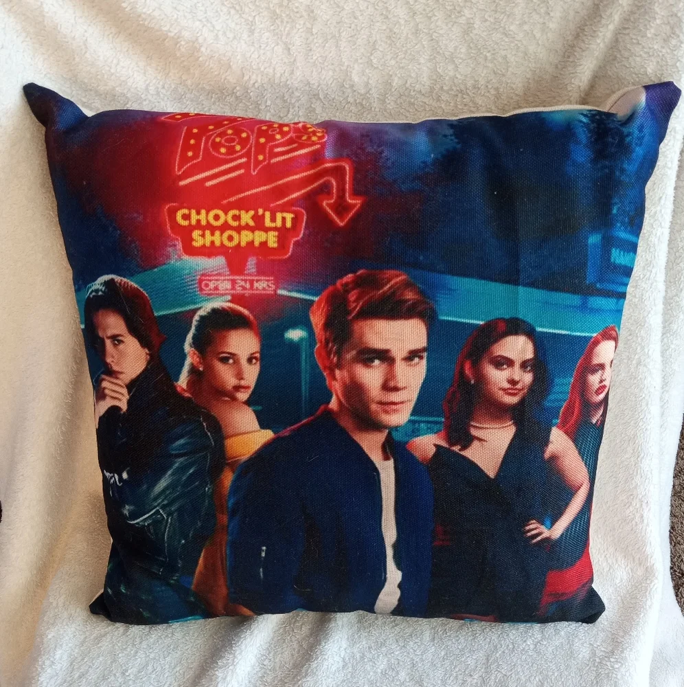 Riverdale pillow