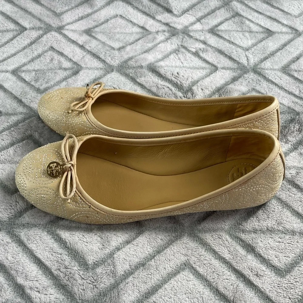 Tory Burch leather ballet flats with embroidered logo size 7.5