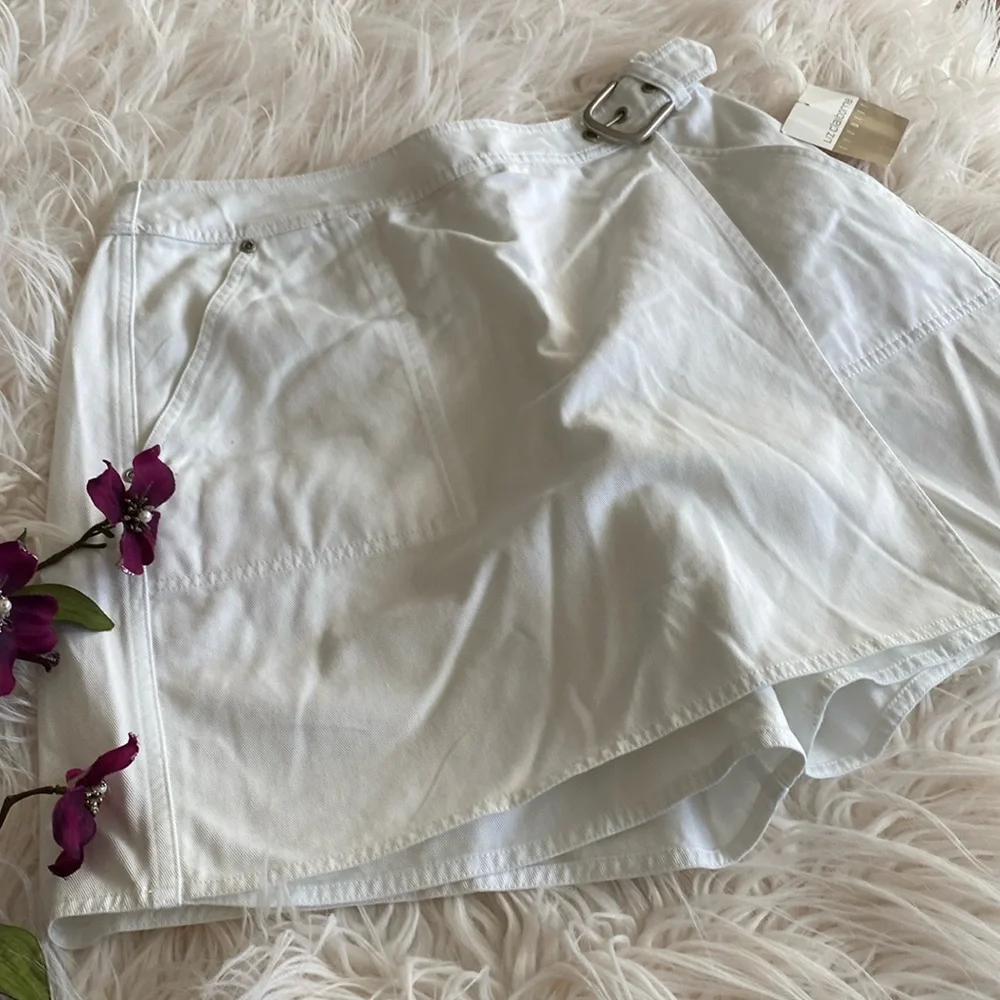 Liz Claiborne new between