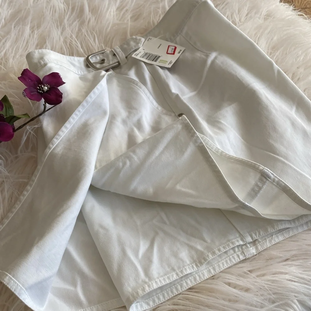 Liz Claiborne new between