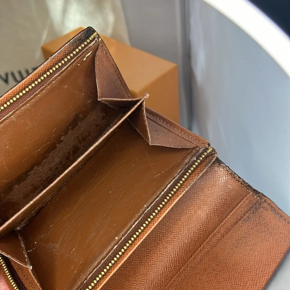 Louis Vuitton open edges