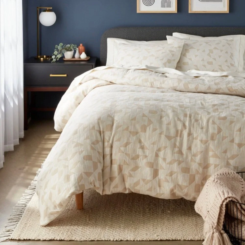 NWT King Mod Geo Matelasse Duvet Cover and Sham Set Khaki/Ivory King