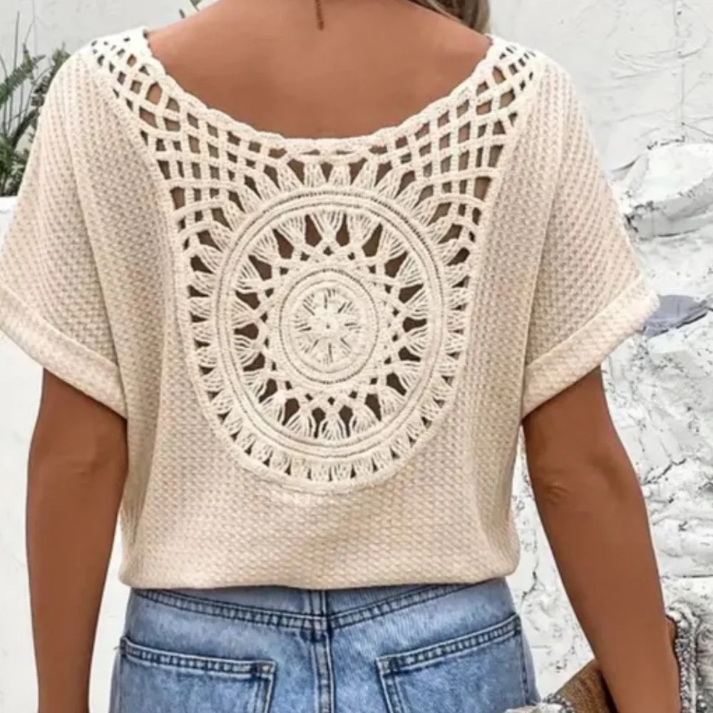 New V neck crochet panel short sleeve top