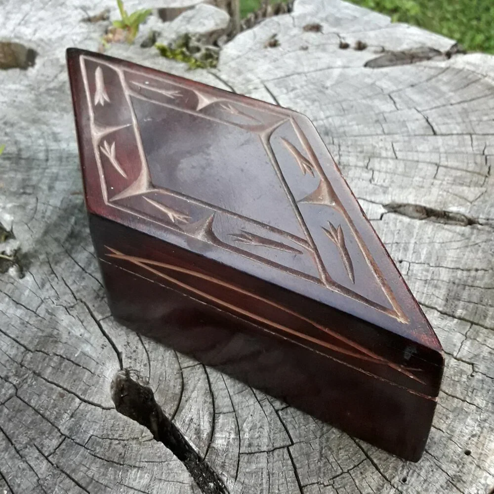 N/A vintage carved