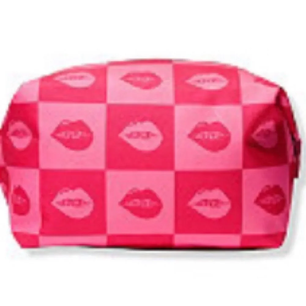 🦋$10~ Benefit Cosmetic ~ Pink Lips Checkered Bag ~ Case Travel ~ NWT