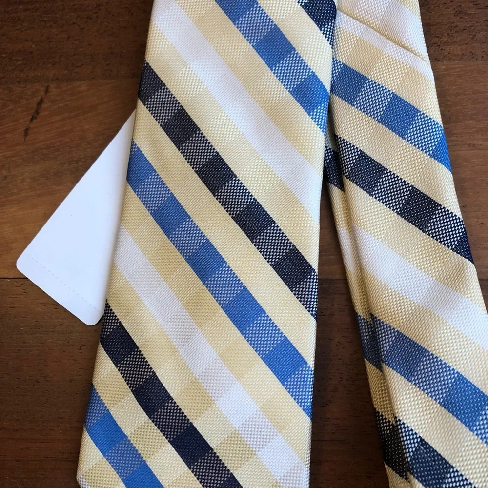 N/A ties bow