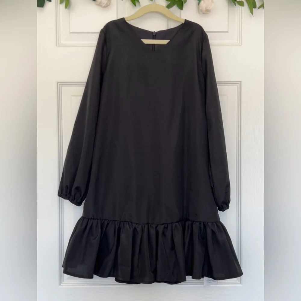 AMAZON Black A-Line Pleated Costume Dress- Size 140 (8-10yr)