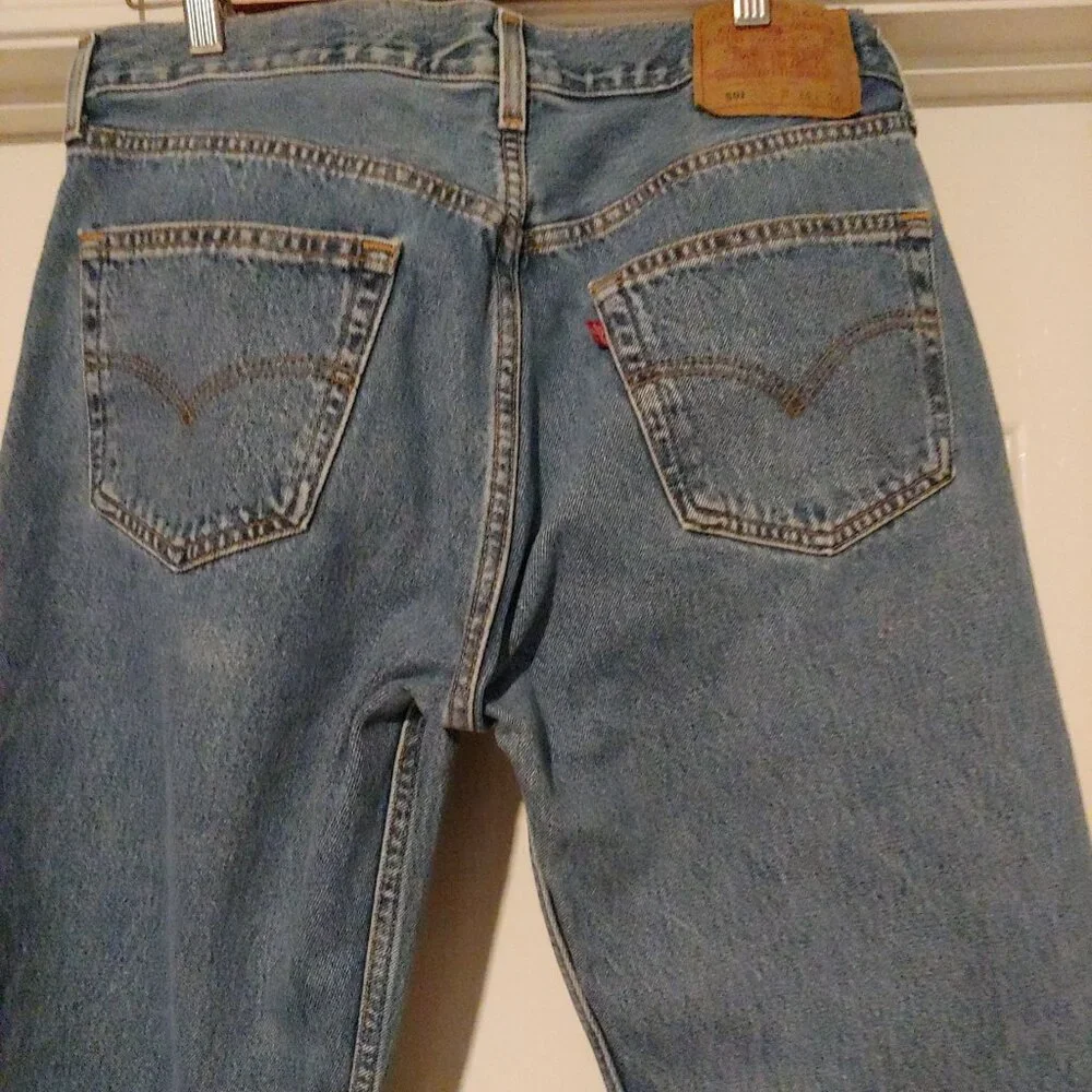 Levis waist 33