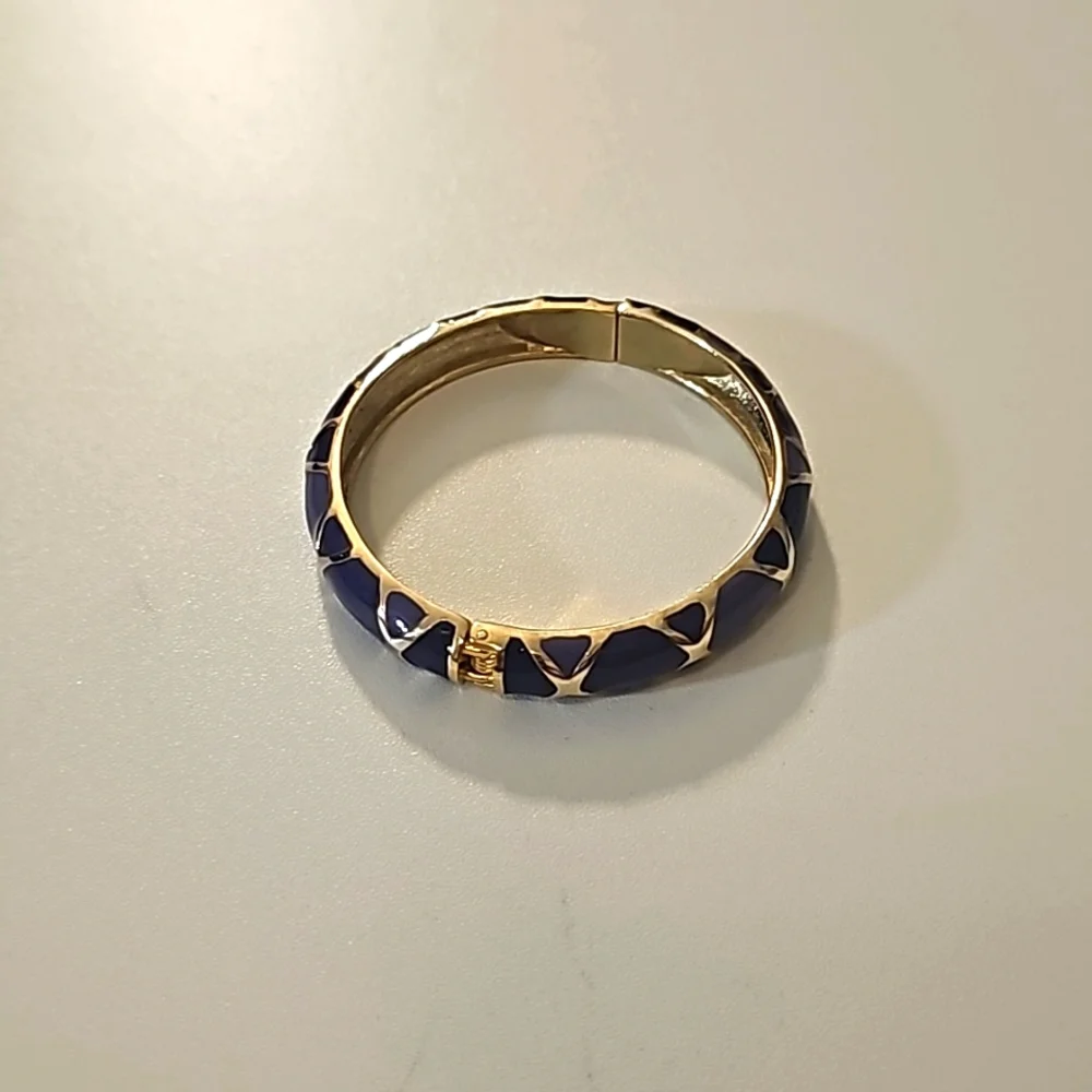 Vintage item description