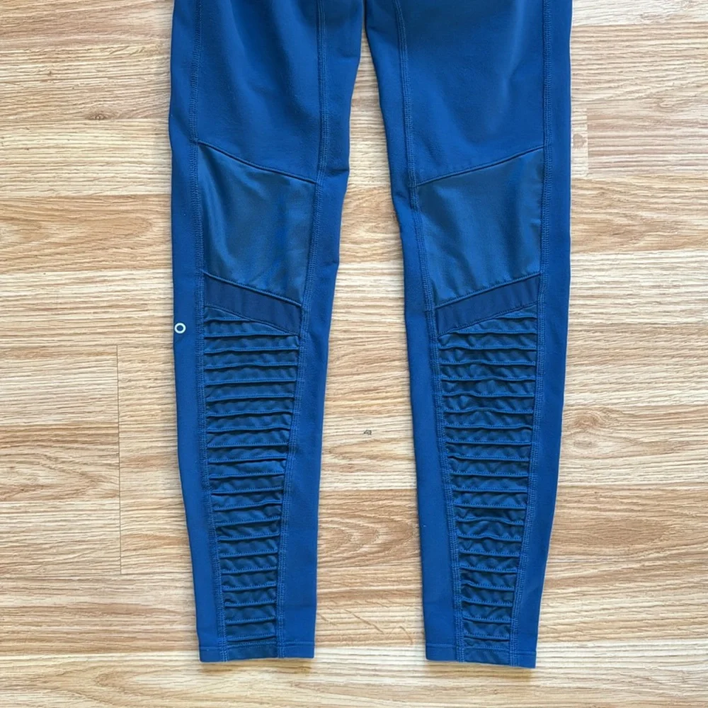 ALO Yoga blue alonyoga