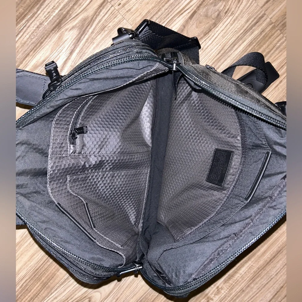 Tumi classic black