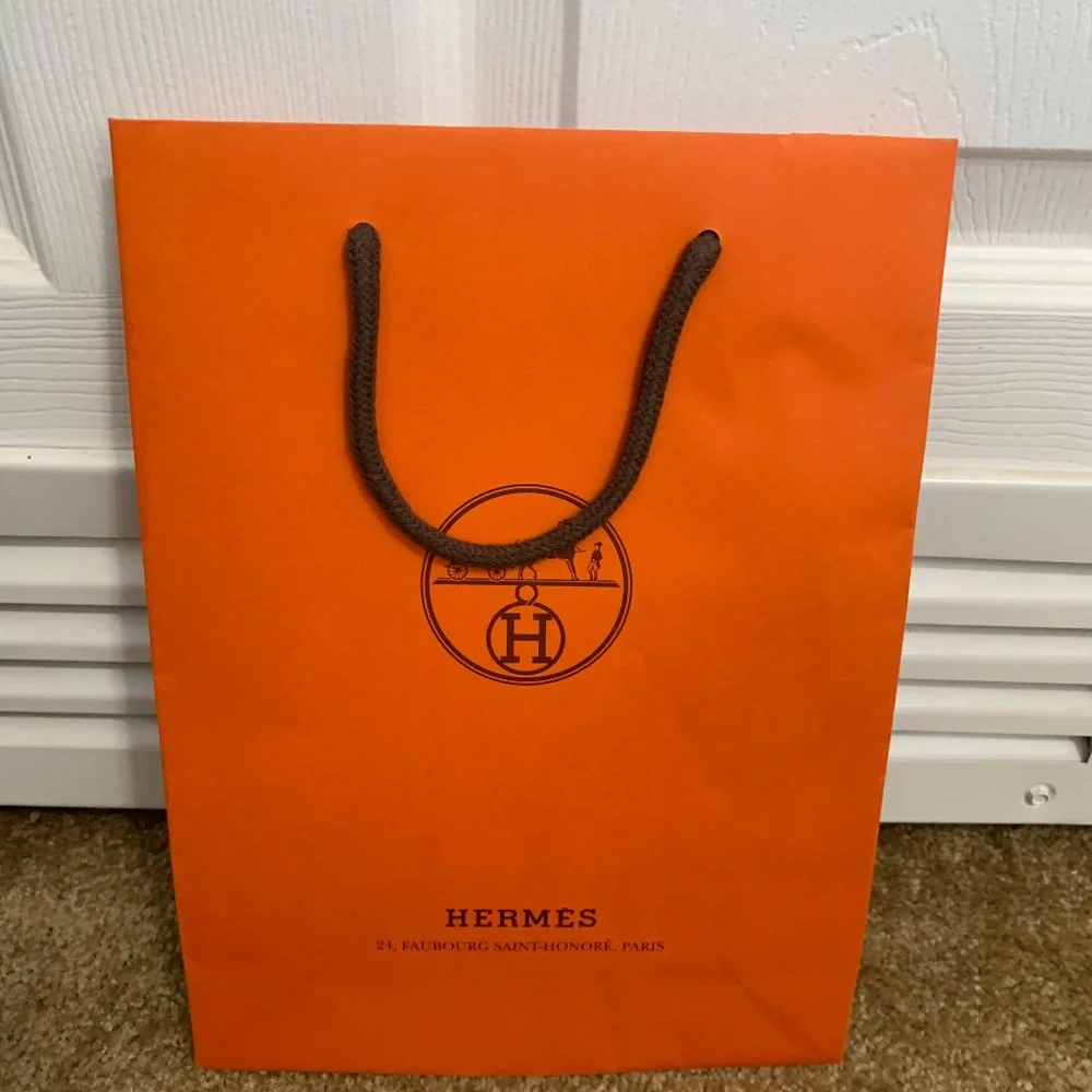 Hermes questions leave