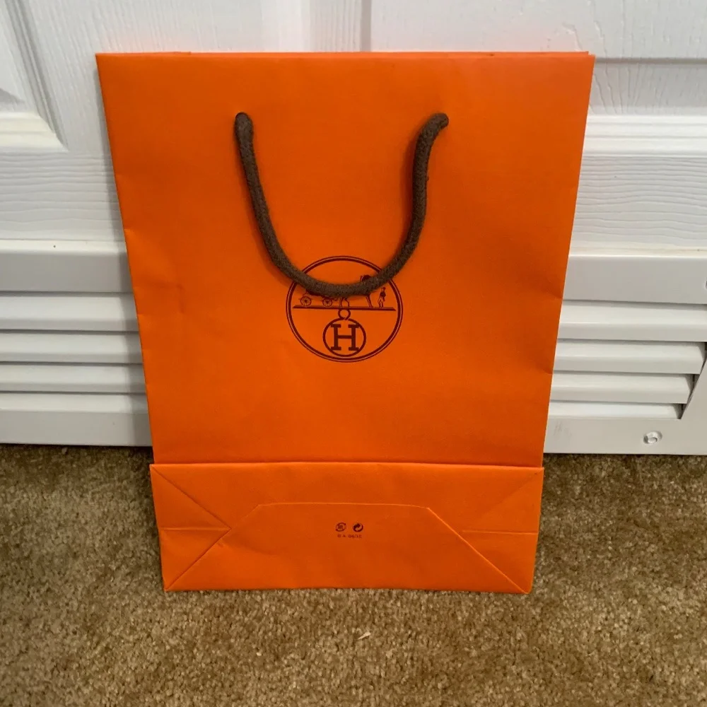 Hermes questions leave