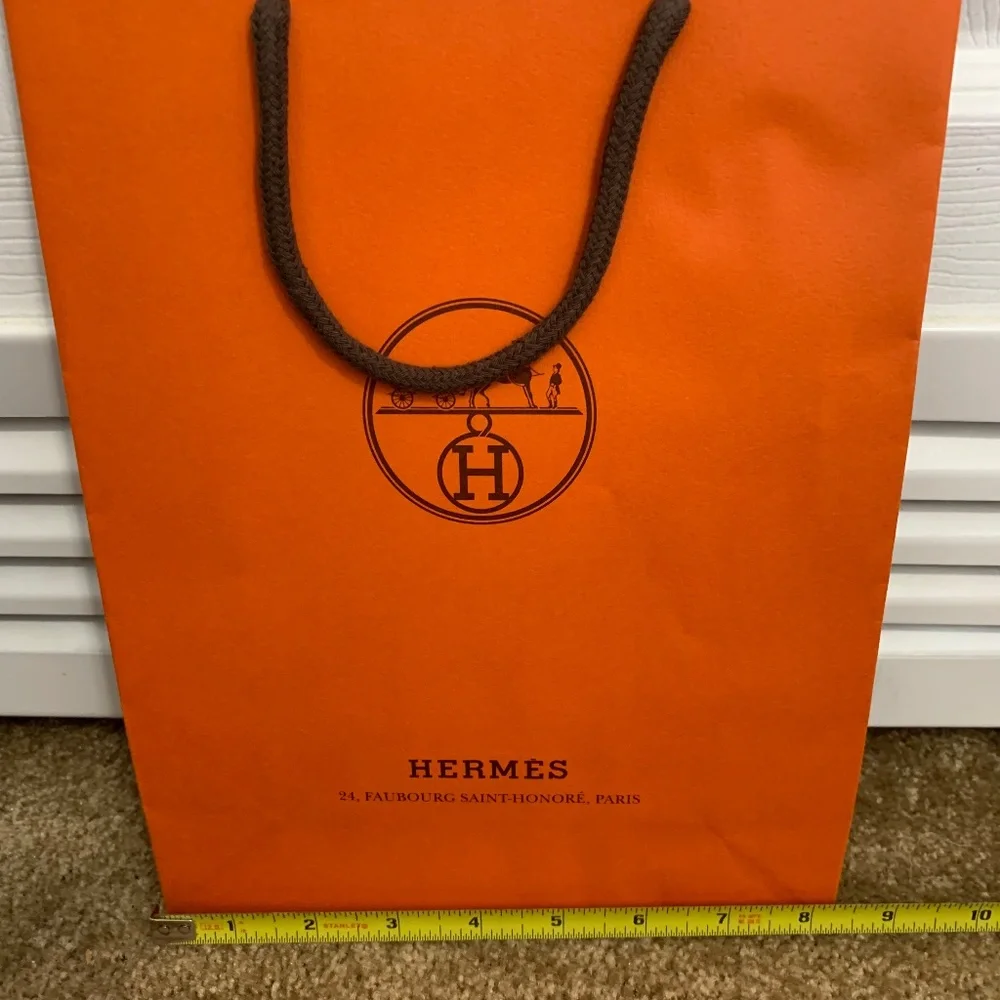 Hermes questions leave