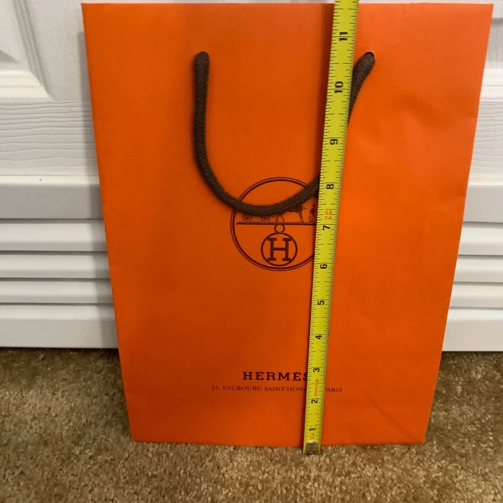 Hermes questions leave