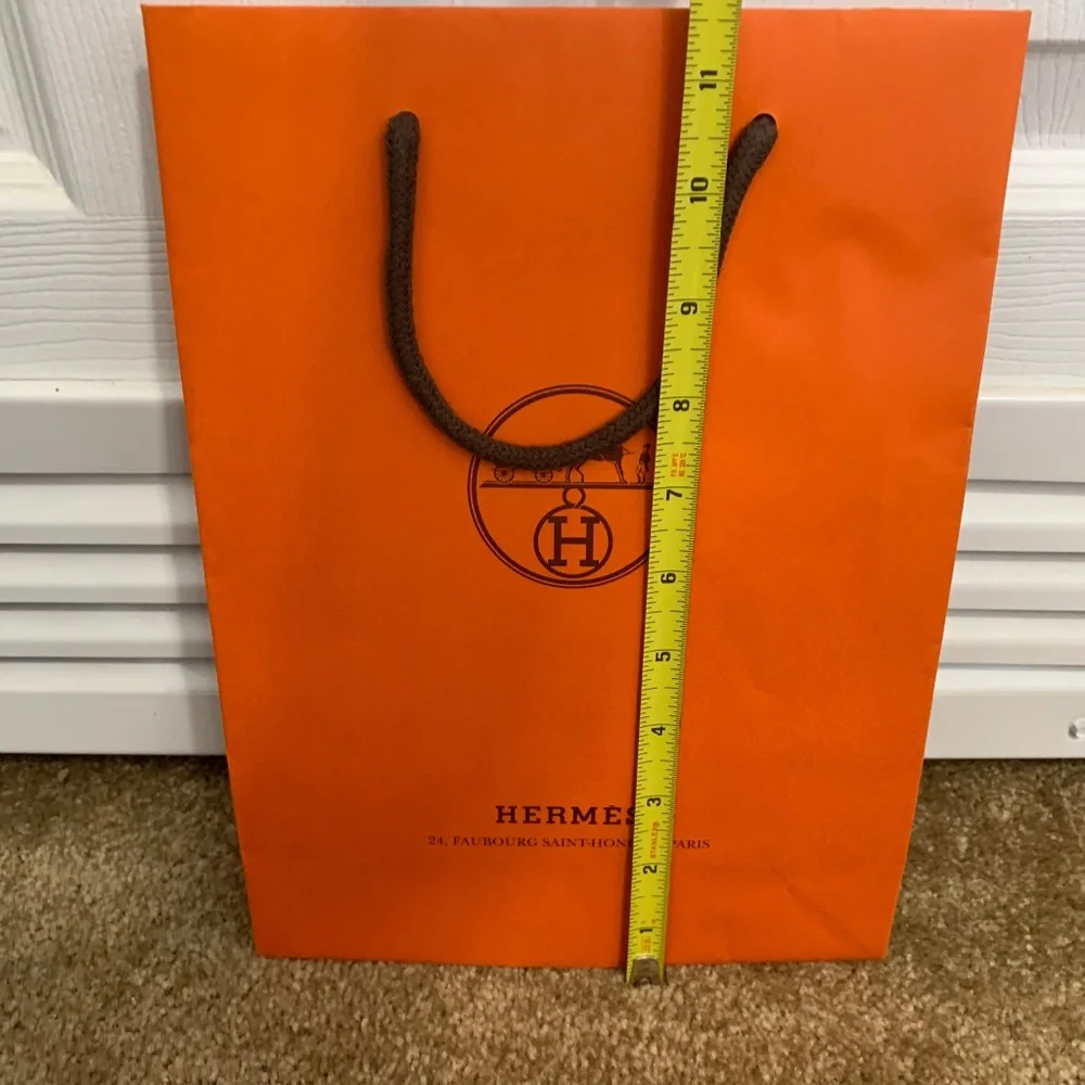 Hermes questions leave