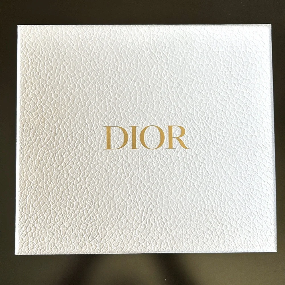 Dior this listing