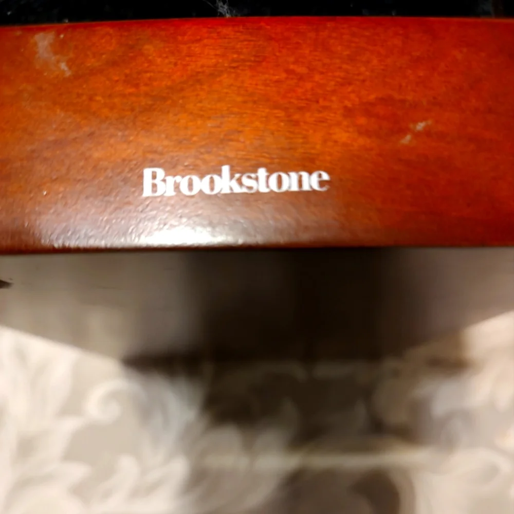 Brookstone 🍂 nice