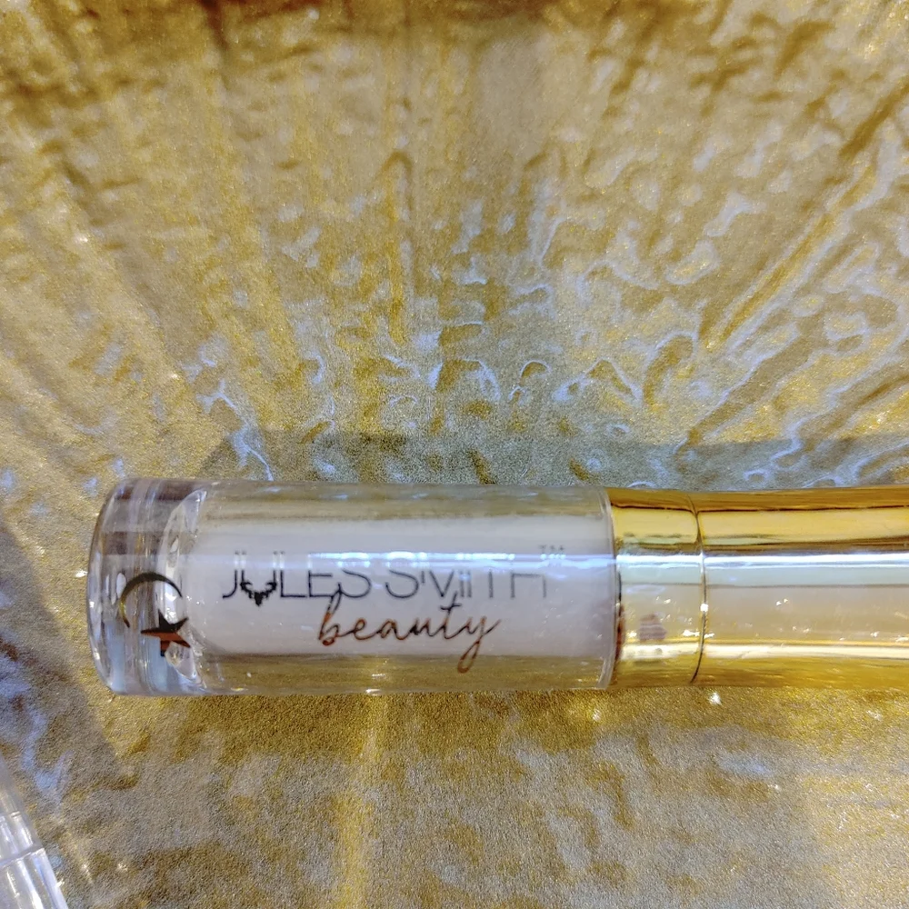 Jules Smith new lipstick