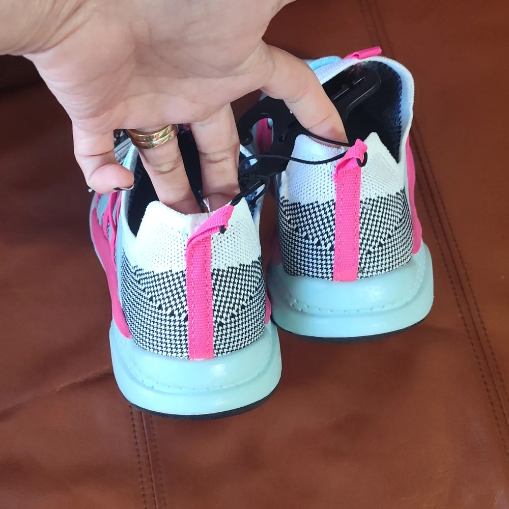 Girls Athletic Size 5