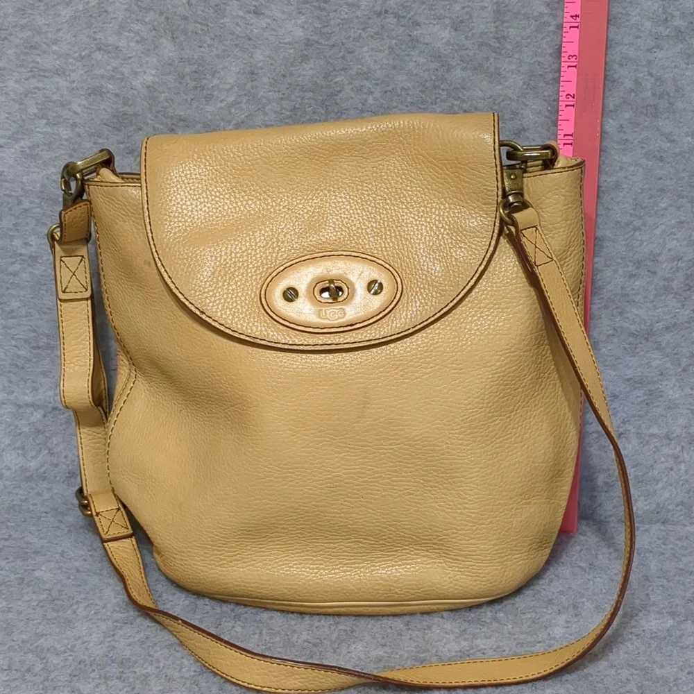 UGG australia tan