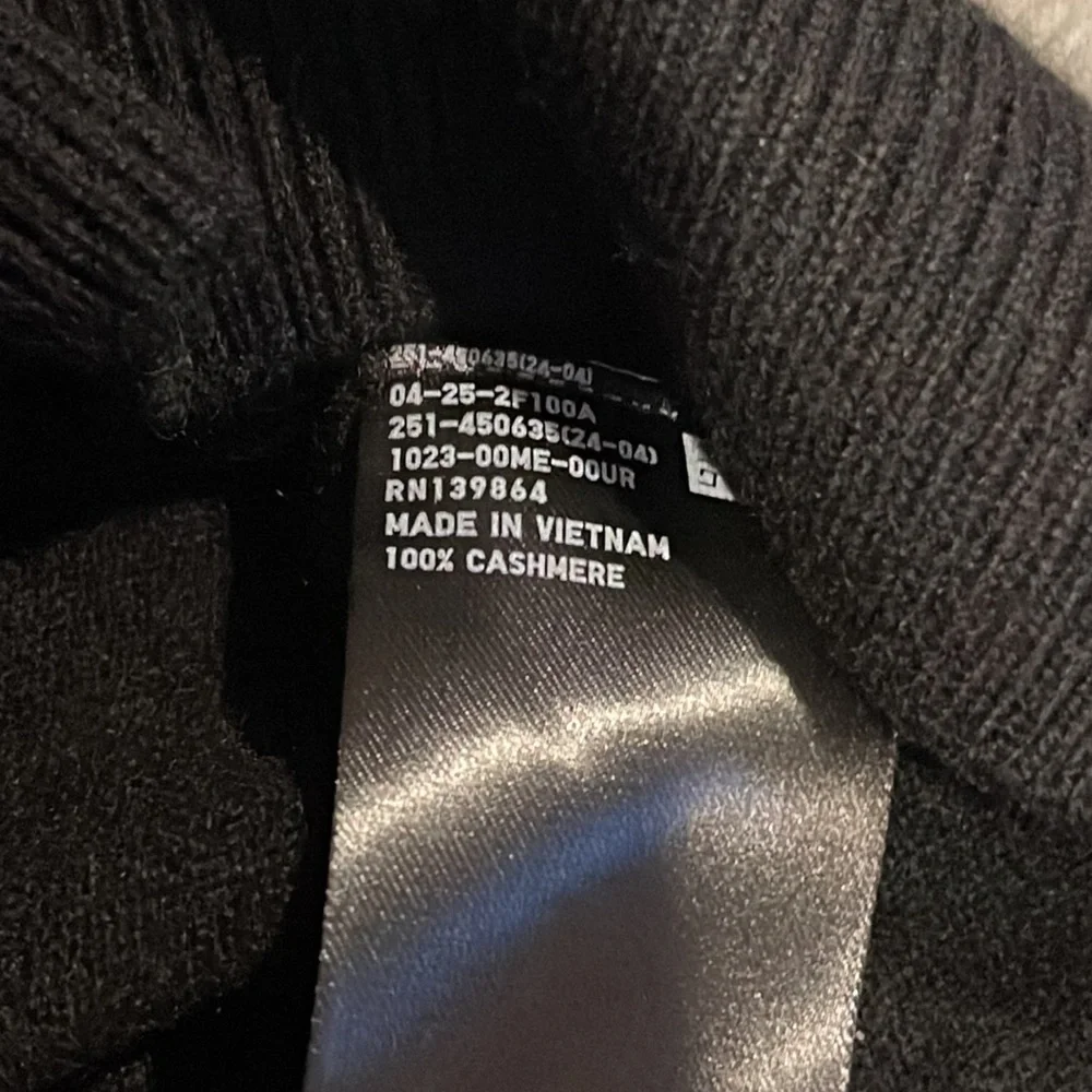 Uniqlo 100% cashmere