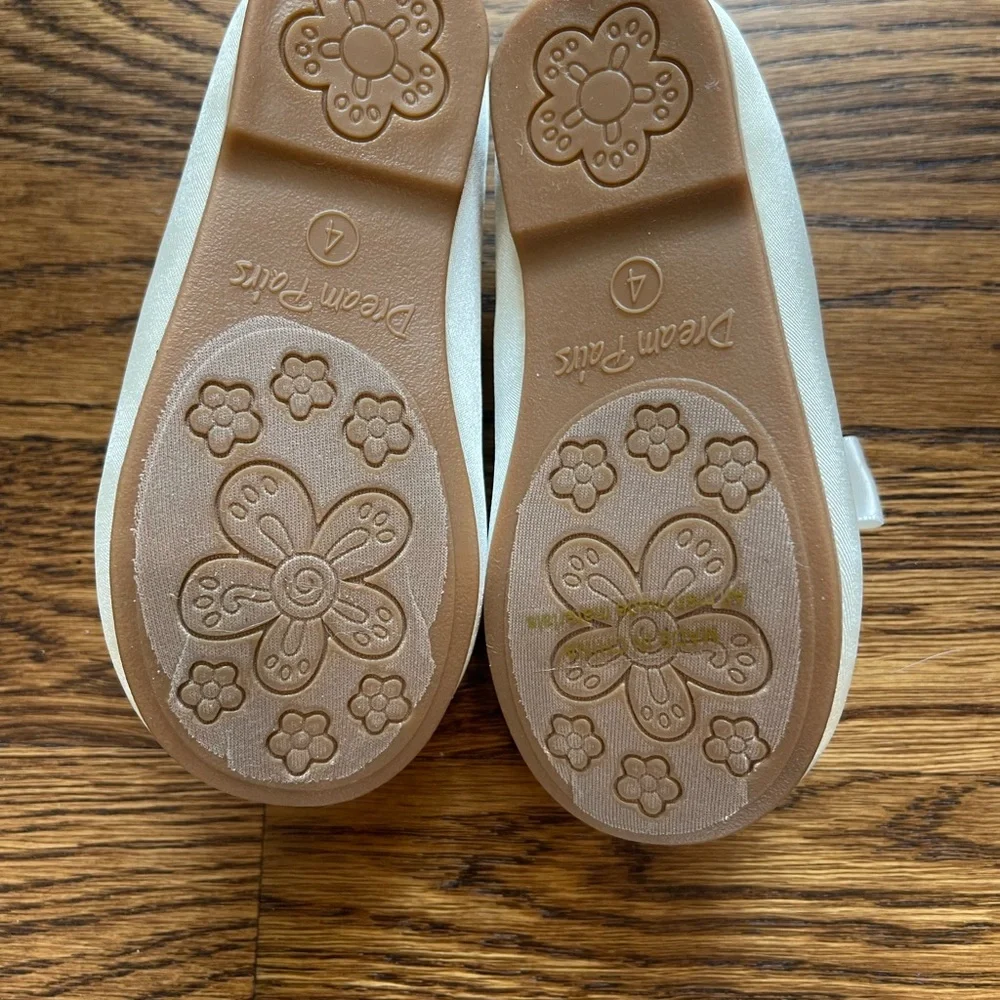 Dream Pairs satin finish