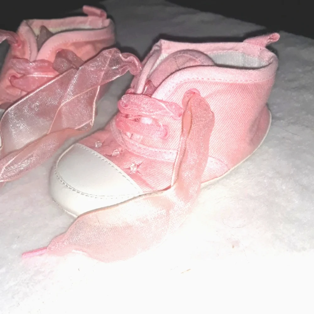 Klassy Baby pink white
