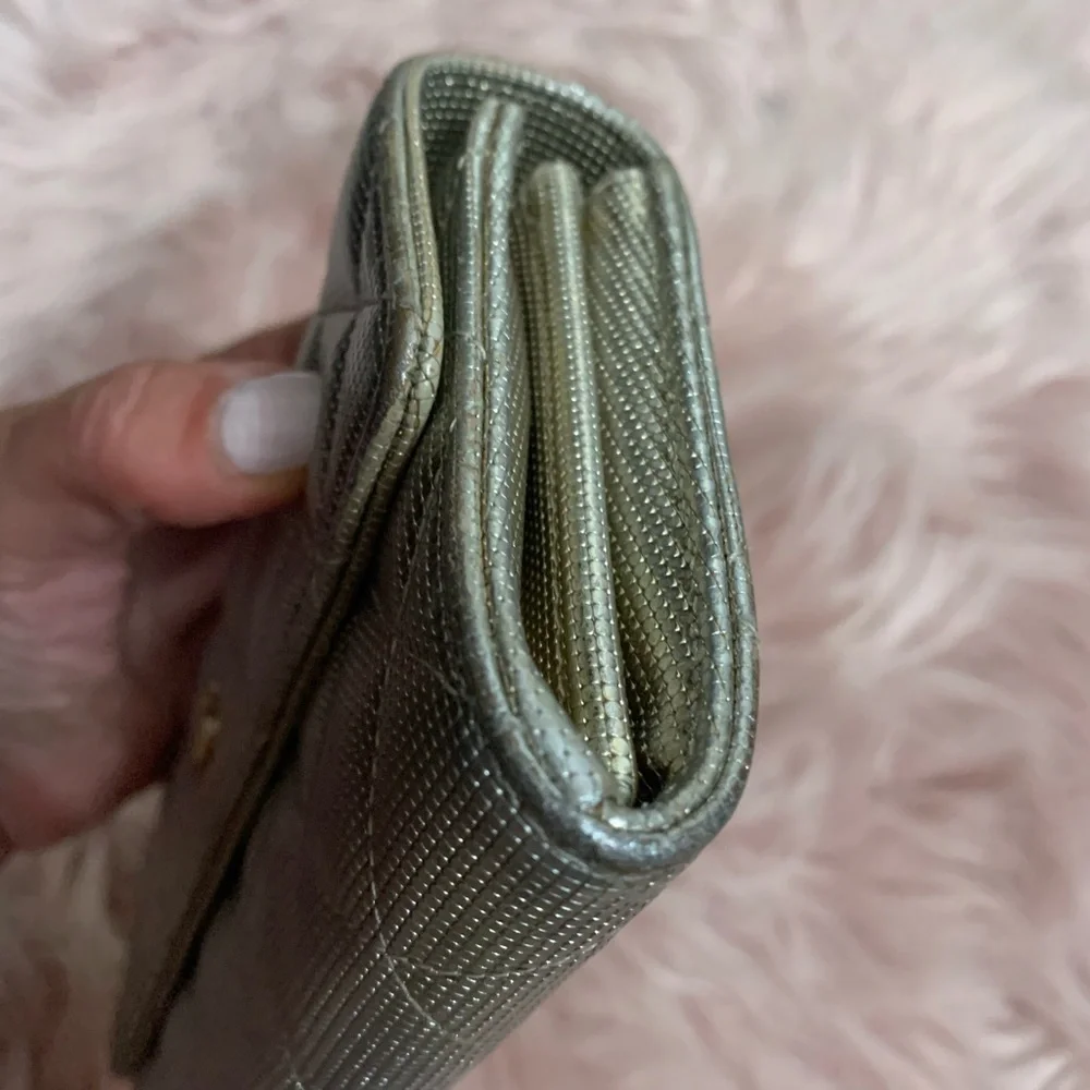 CHANEL reposhing this