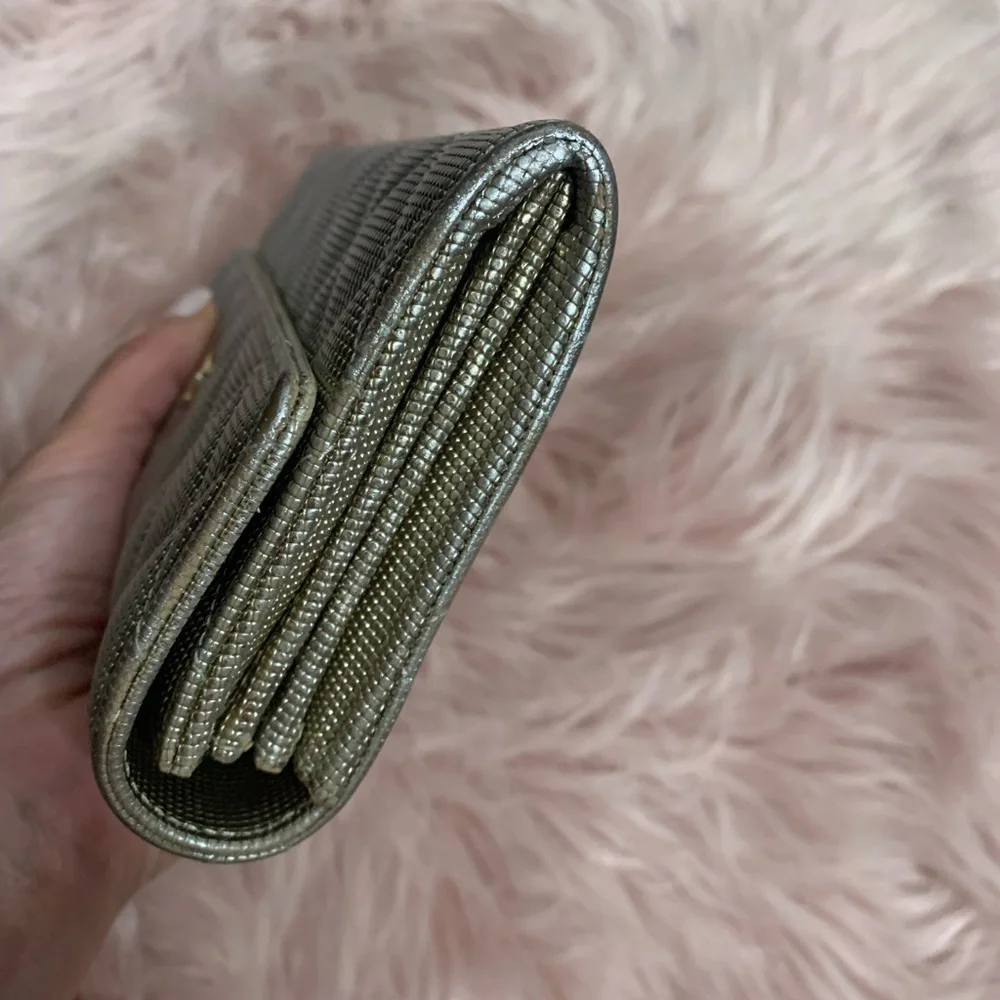 CHANEL reposhing this