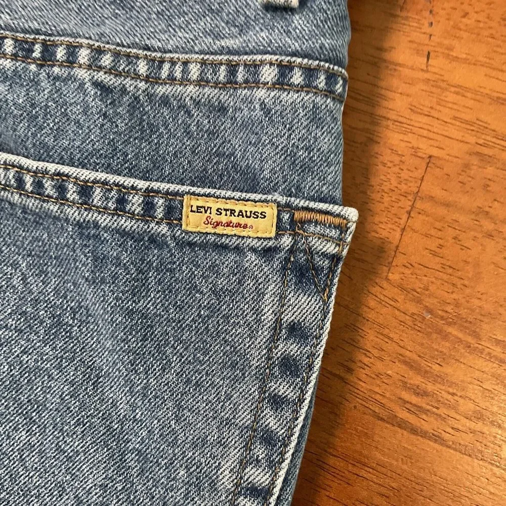 Signature by Levi Strauss small stain