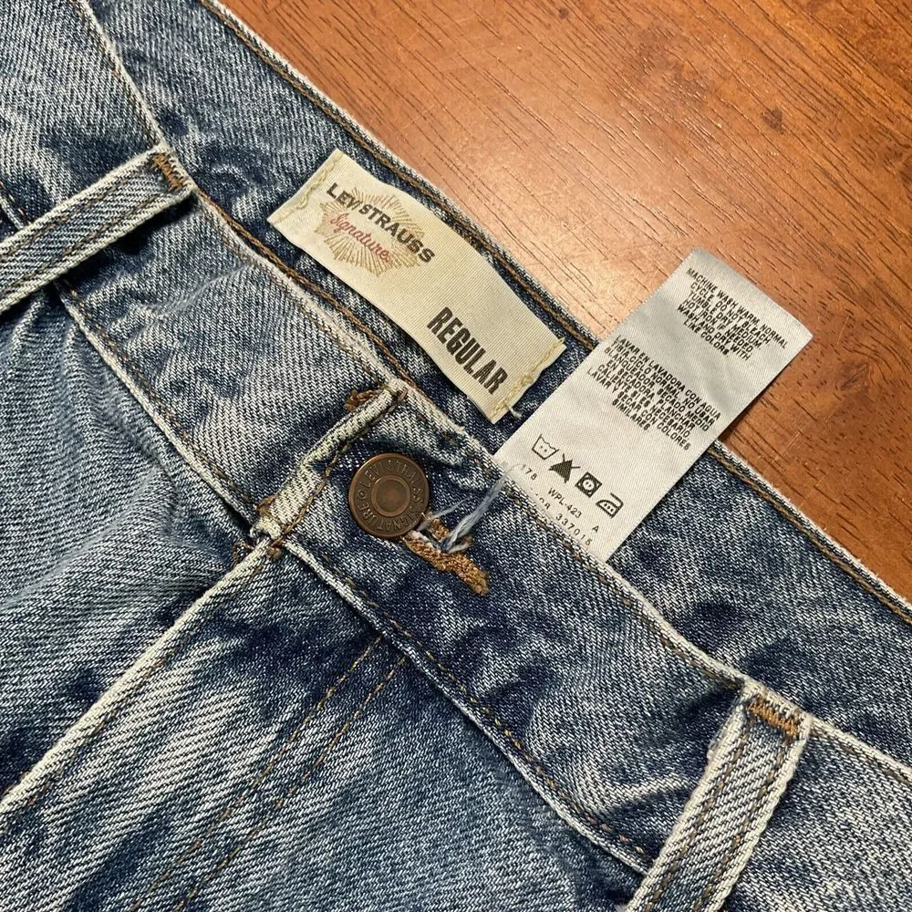 Signature by Levi Strauss small stain
