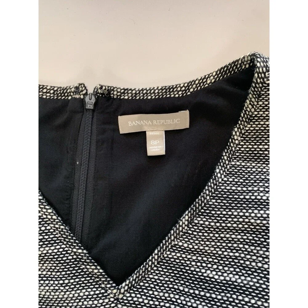 Banana Republic brand banana