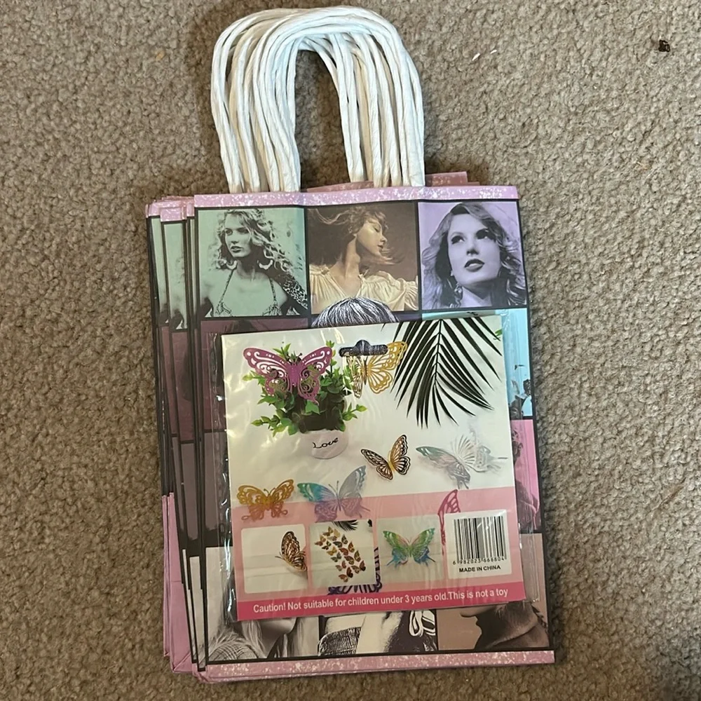 Taylor Swift 12 gift bags with 12 pcs 3D butterflies decoration
