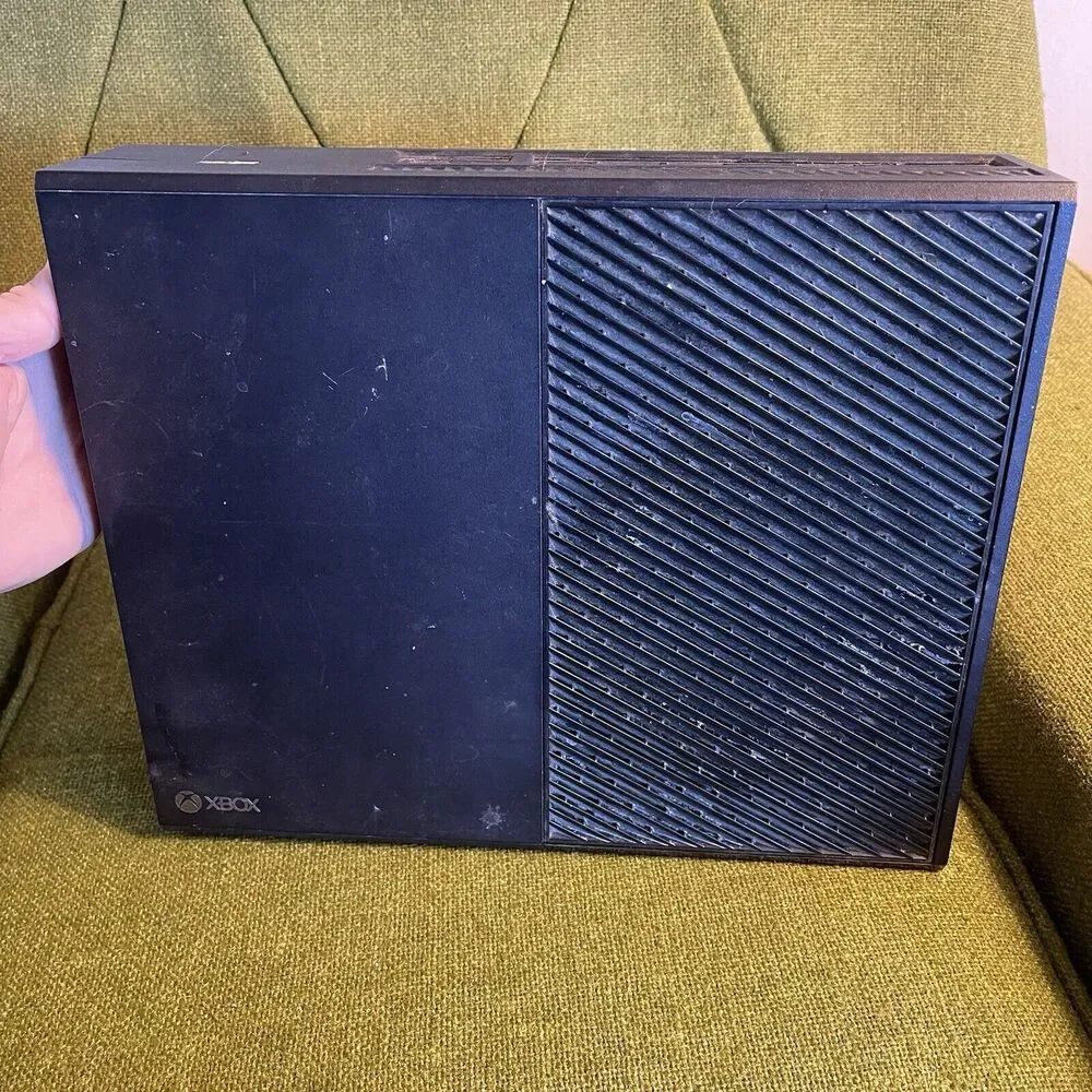 Microsoft Xbox One Black 1540 Console - No Power - For Part Or Repair As Is