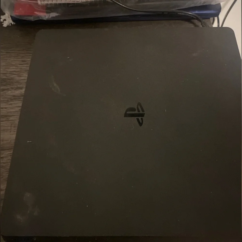 Sony ps4 slim