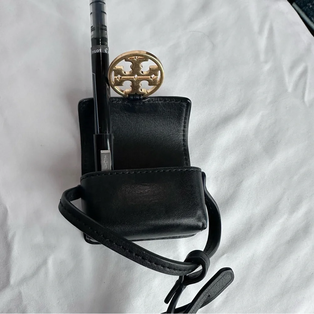 airpod leather