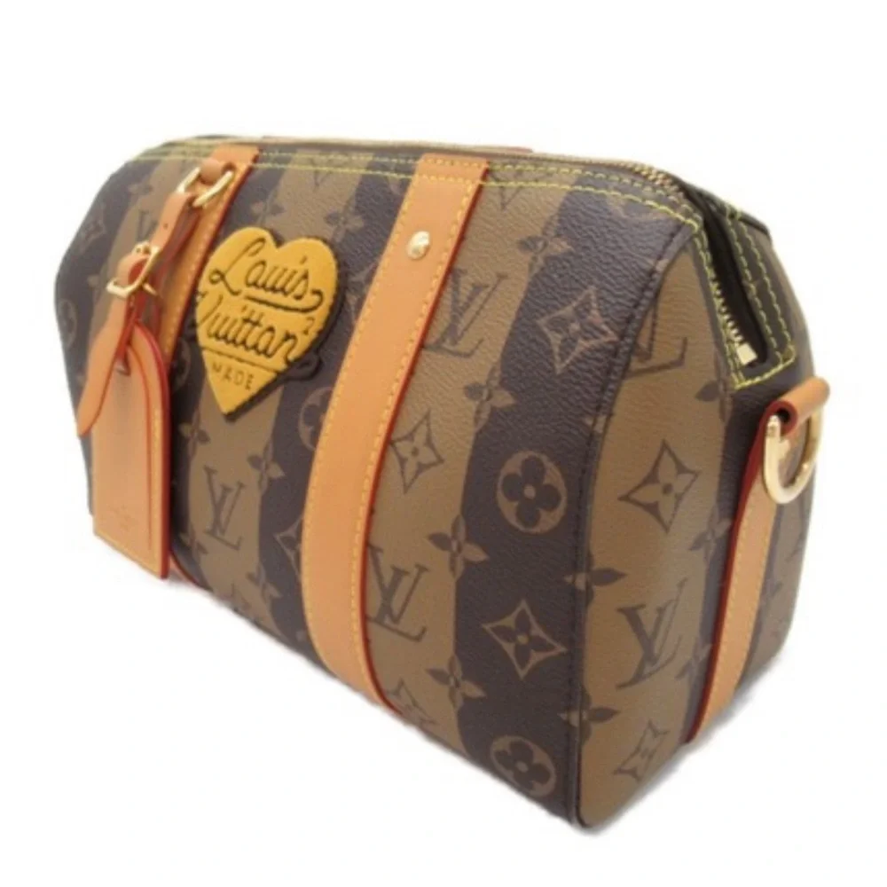 Louis Vuitton auth louis