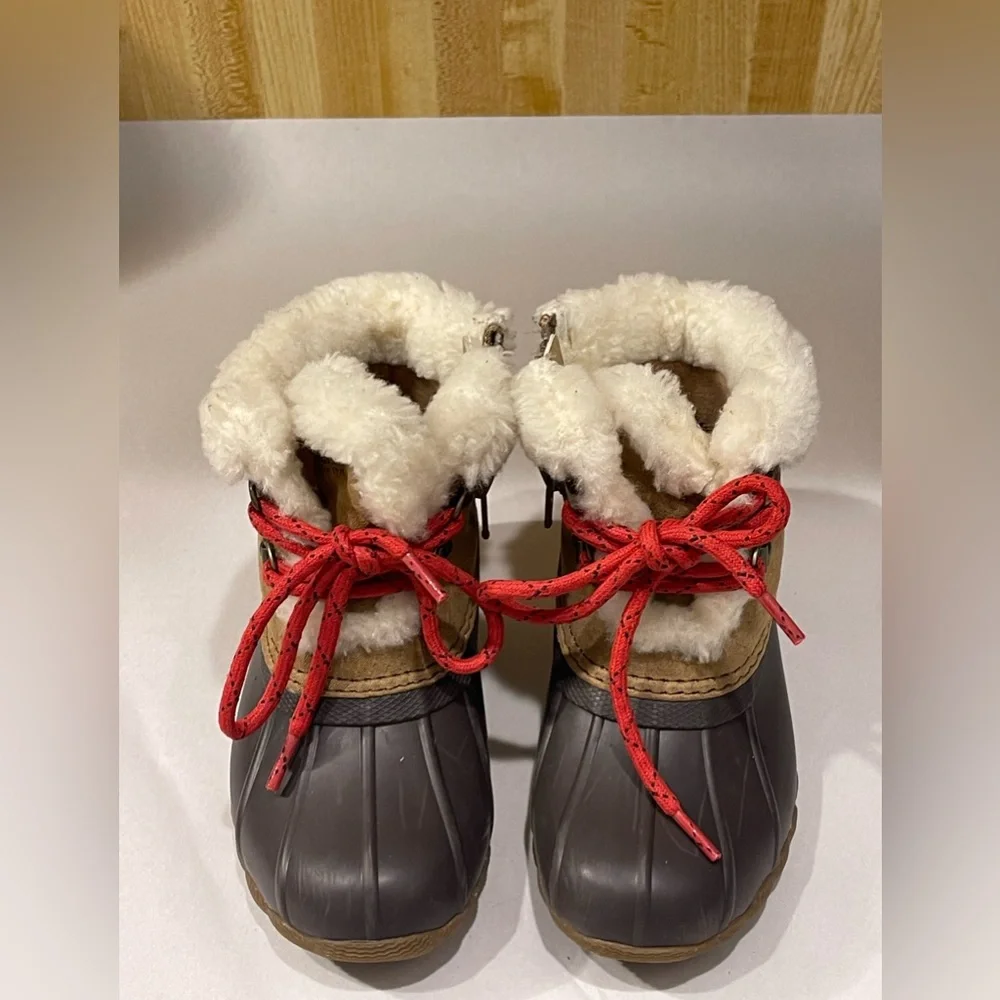 Sperry good size
