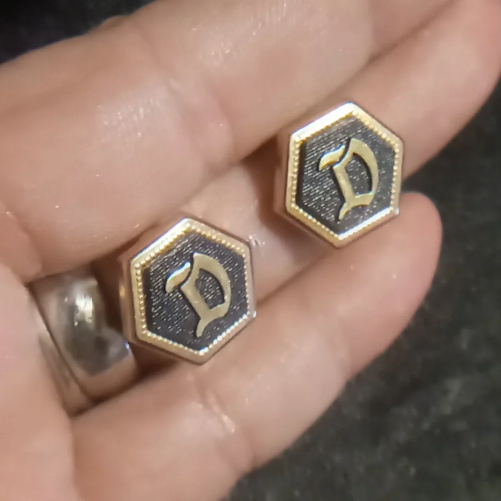 SWANK elegant hexagonal