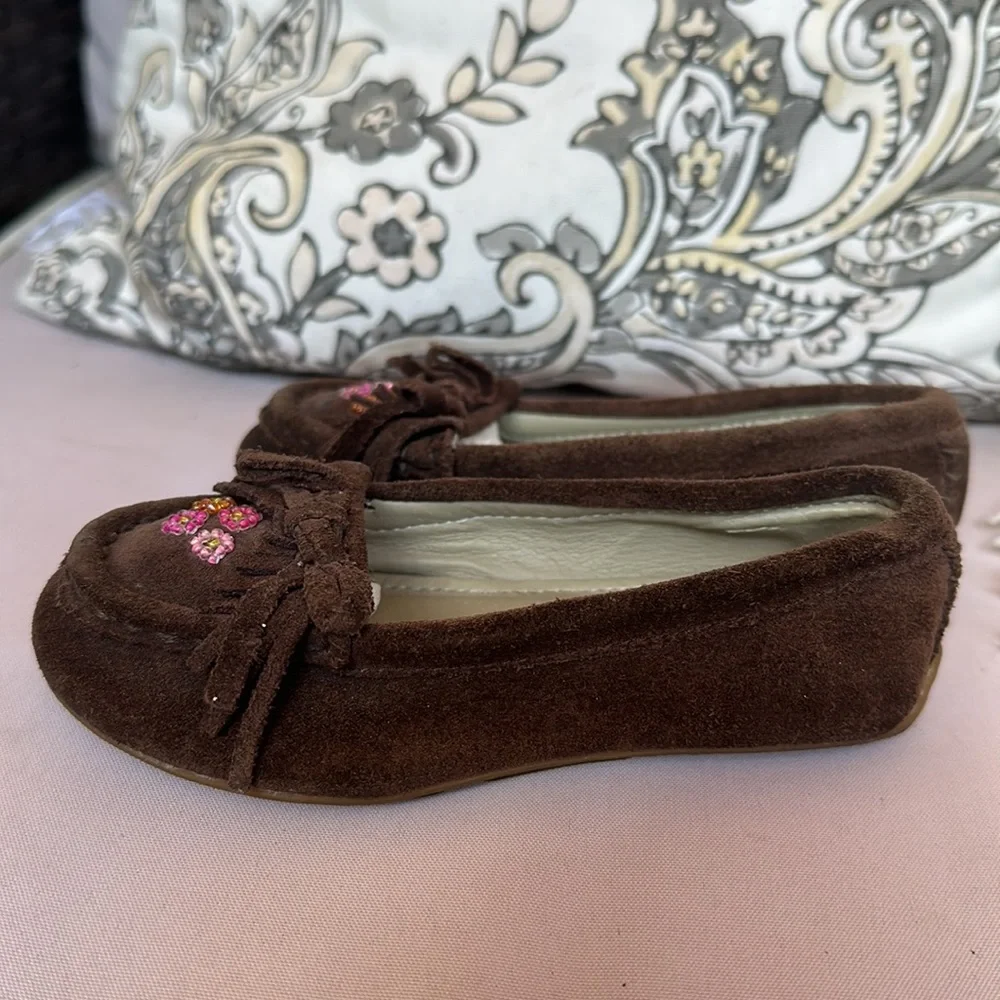 Stride Rite upper accents