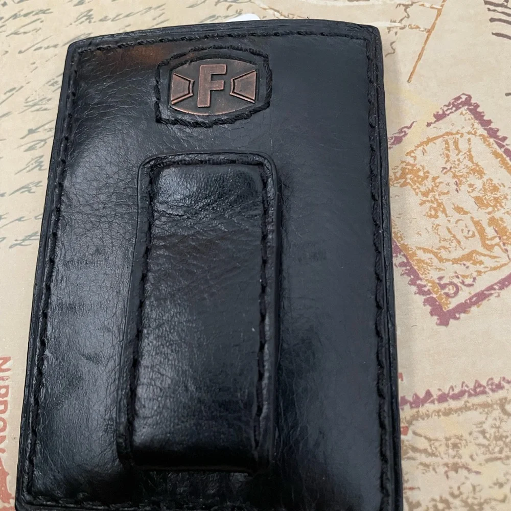 Fossil sleek black