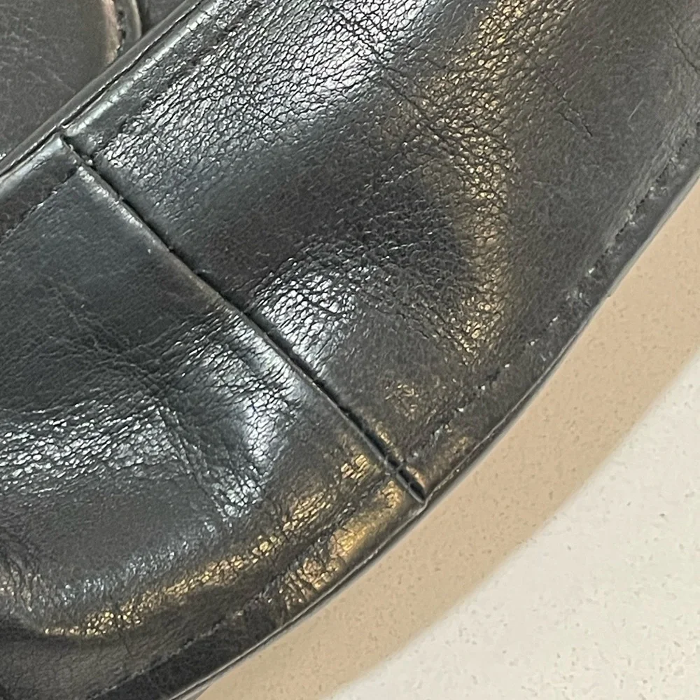 N/A black envelope strap
