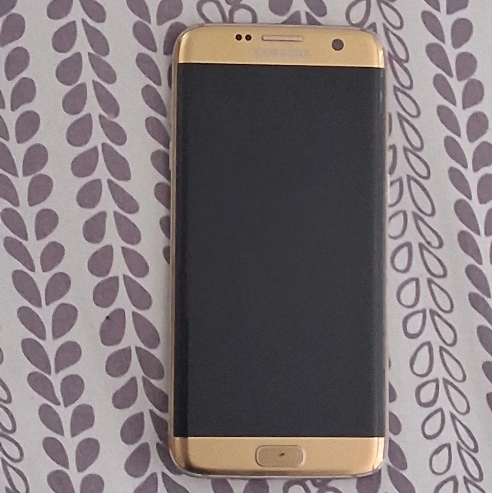 USED- Galaxy S7 Edge Samsung Phone