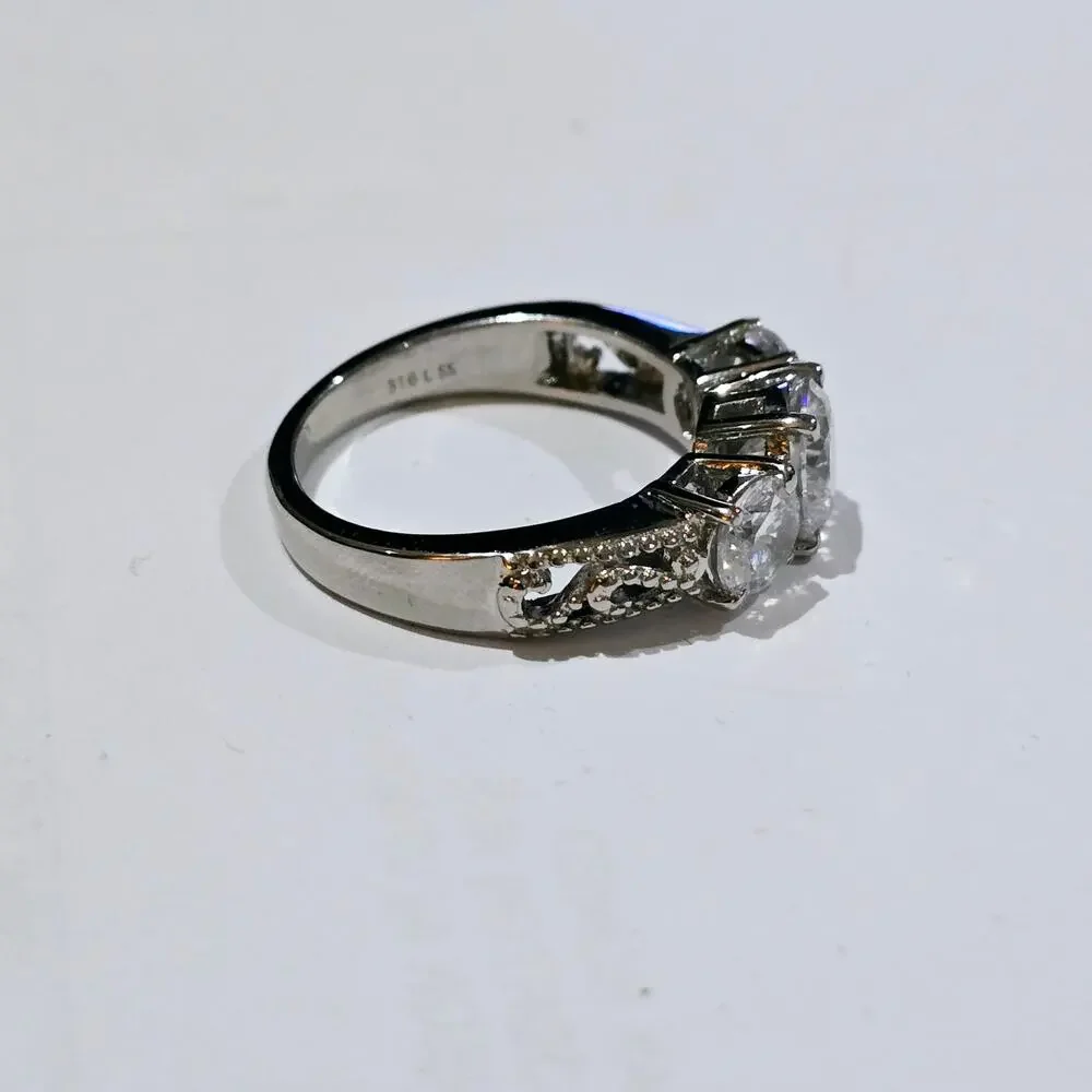 None white cz